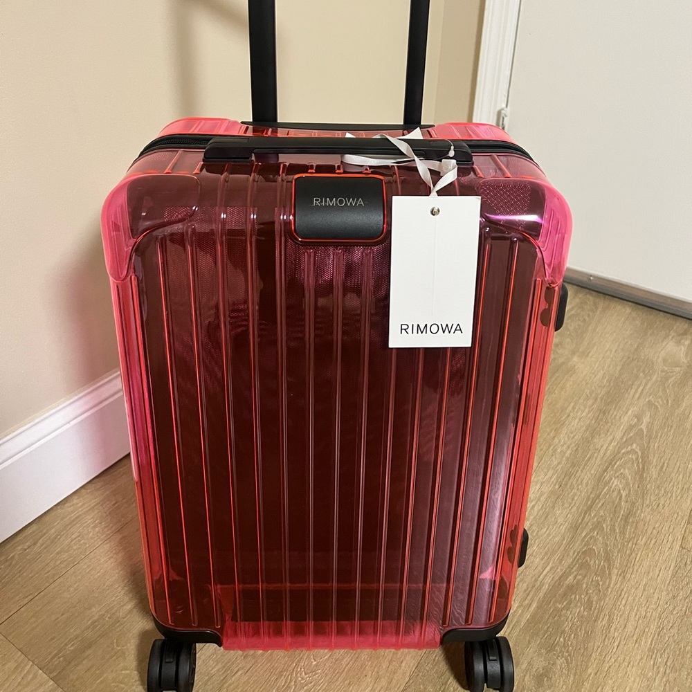 Rimowa essential cabin both green and pink avail